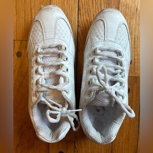 Chasse Apex Youth Cheer Shoes - Size 6 EUC